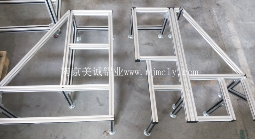 你知道氧化后的工業(yè)鋁型材框架優(yōu)點嗎？02